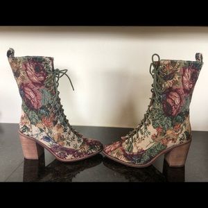 Women’s Tapestry Boots